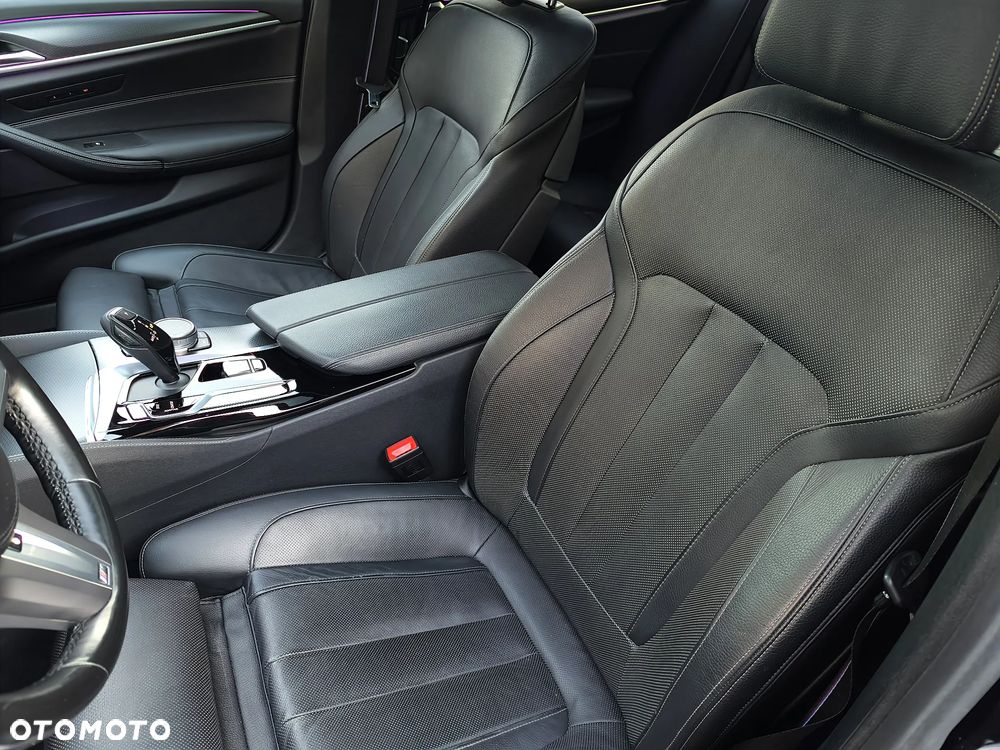 BMW Seria 5 530d xDrive M Sport Edition - 25