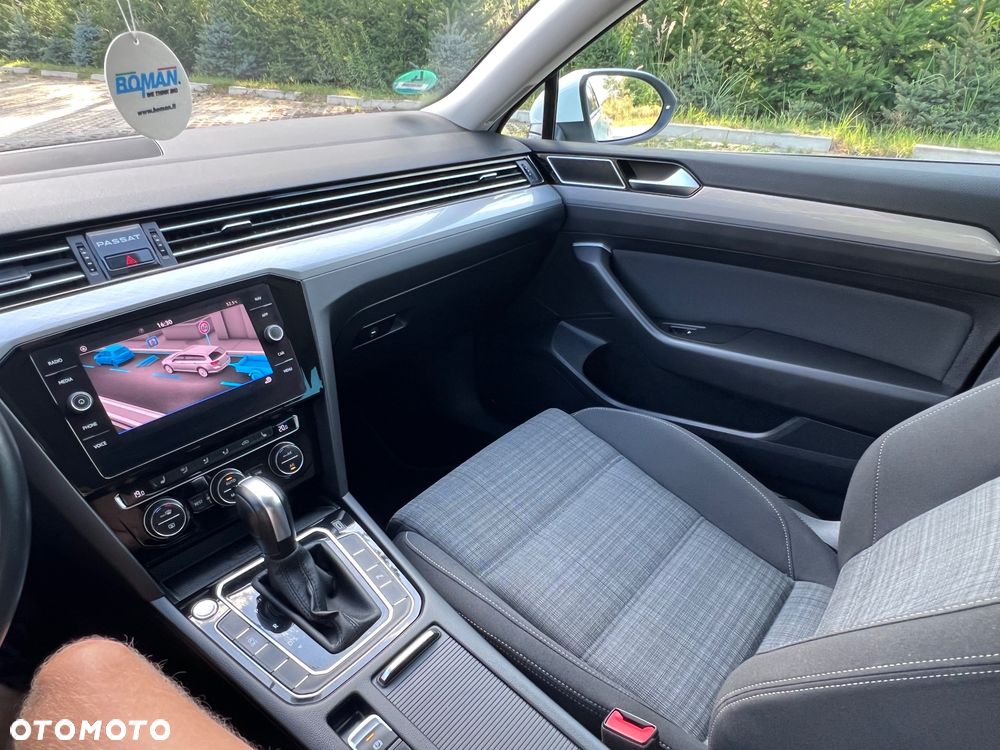 Volkswagen Passat - 26