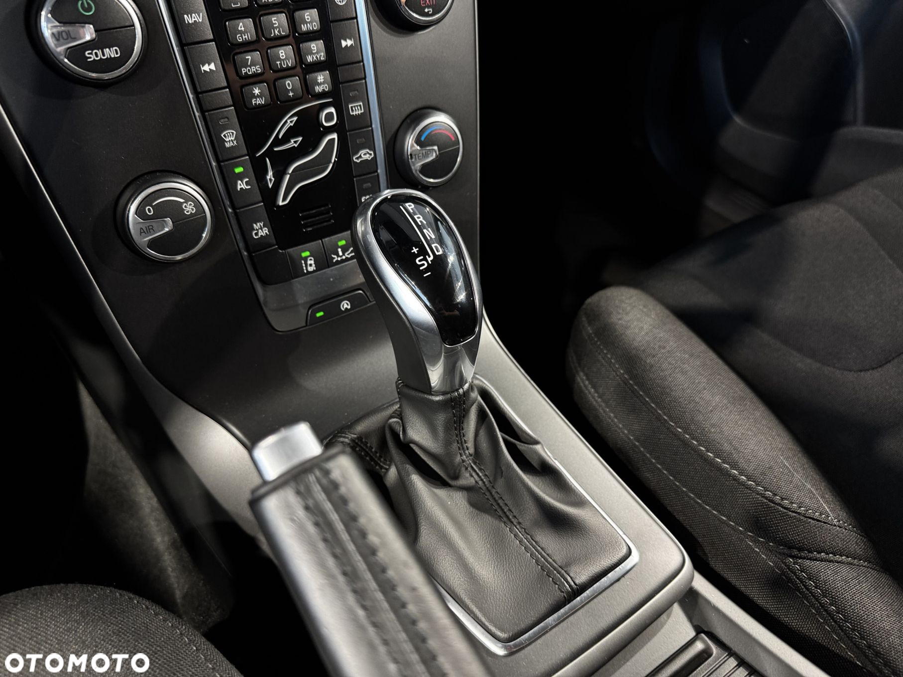 Volvo V40 - 23