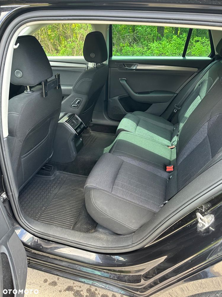 Skoda Superb 2.0 TDI SCR 4x4 Style DSG - 8