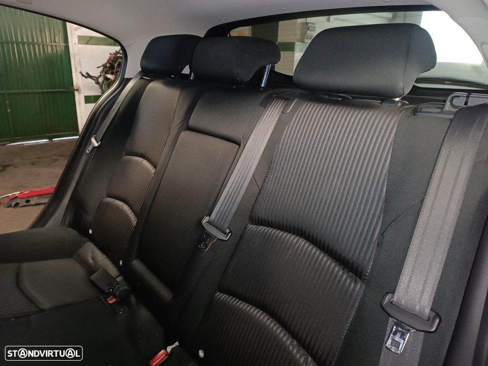 BANCOS TRASEIROS MAZDA 3 BERLINA SEDÁN BMBN - 1