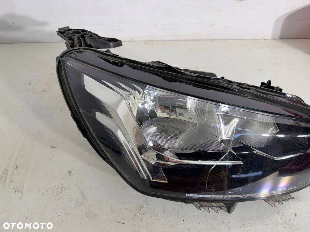 lampa prawy przód prawa przednia peugeot 208 ii eu - 4