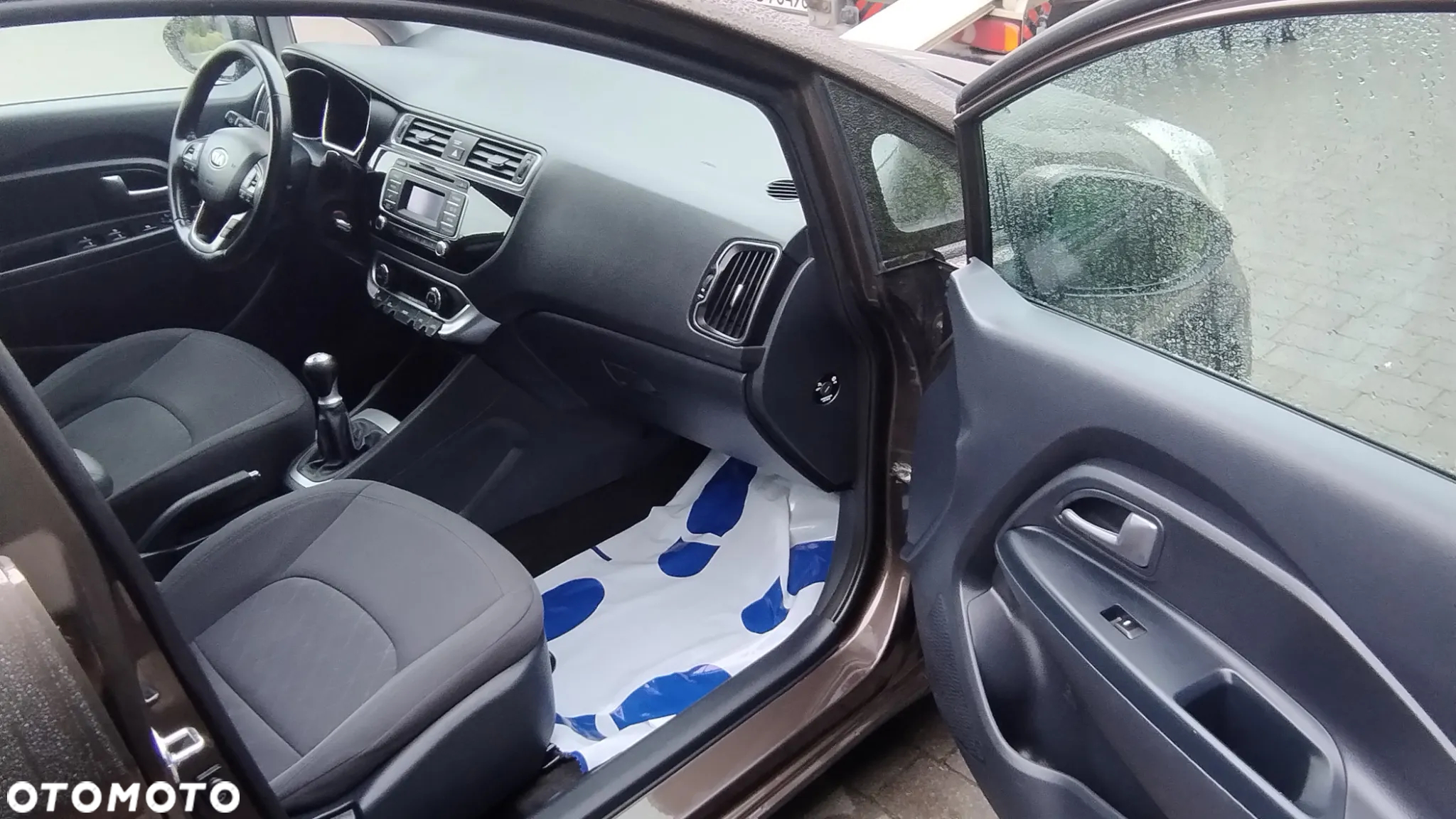 Kia Rio - 11