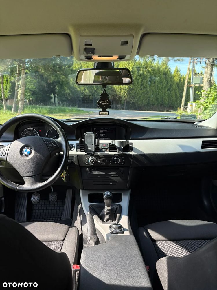 BMW Seria 3 320d - 32
