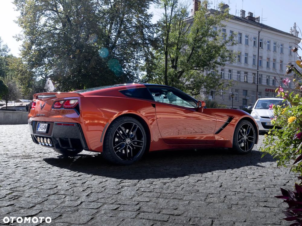 Chevrolet Corvette - 4