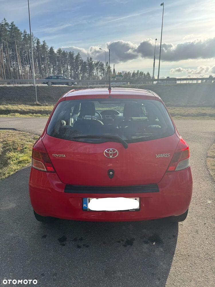Toyota Yaris 1.0 VVT-i - 4