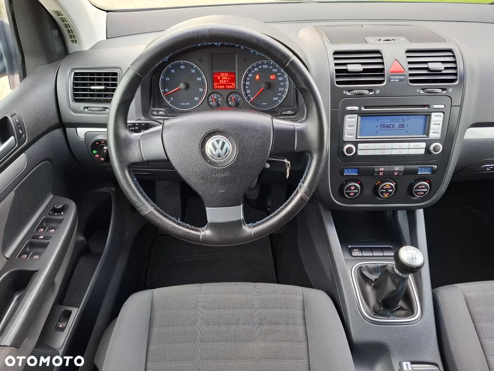 Volkswagen Golf 1.6 Tour Edition - 31