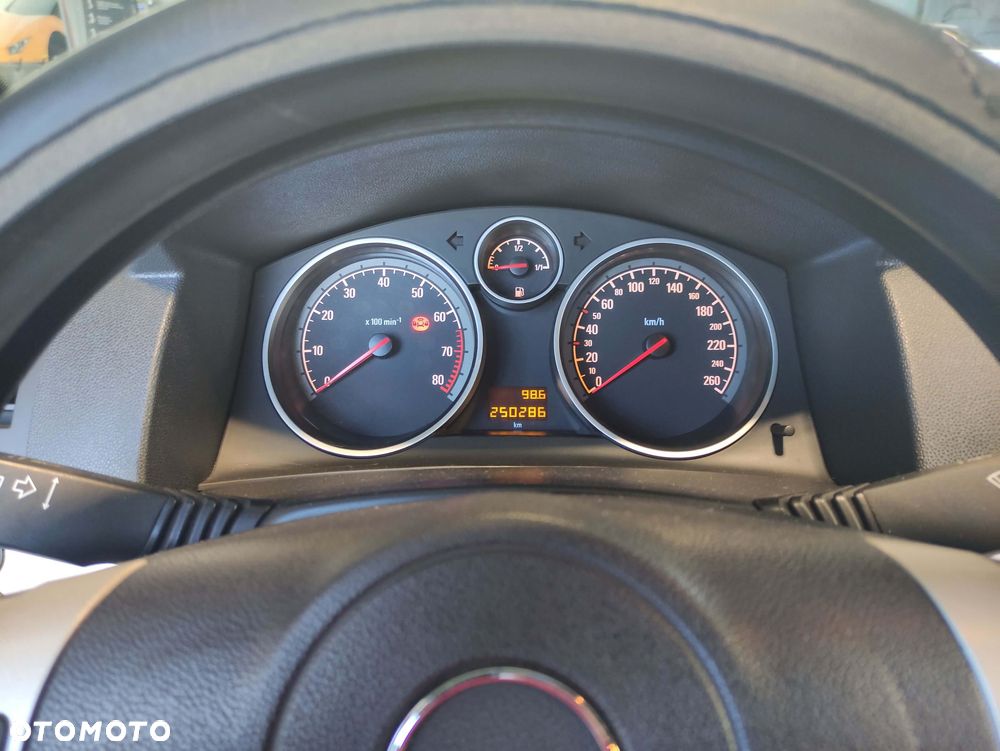 Opel Astra 1.6 Essentia - 7
