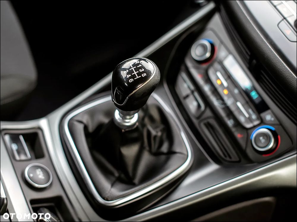 Ford Kuga - 29