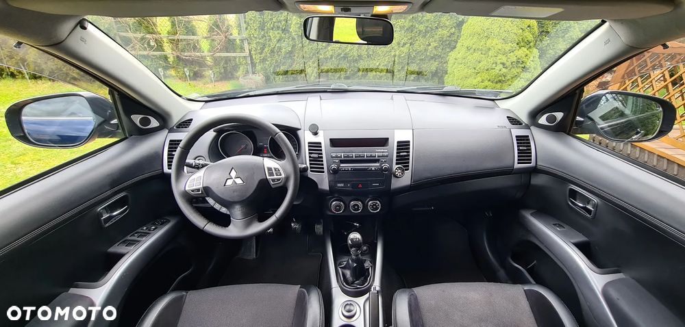 Mitsubishi Outlander 2.0 DID Intense + - 8