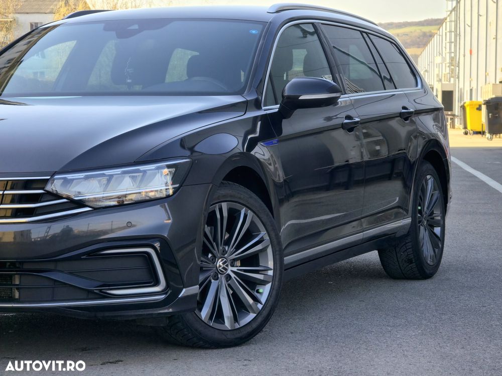 Volkswagen Passat - 12