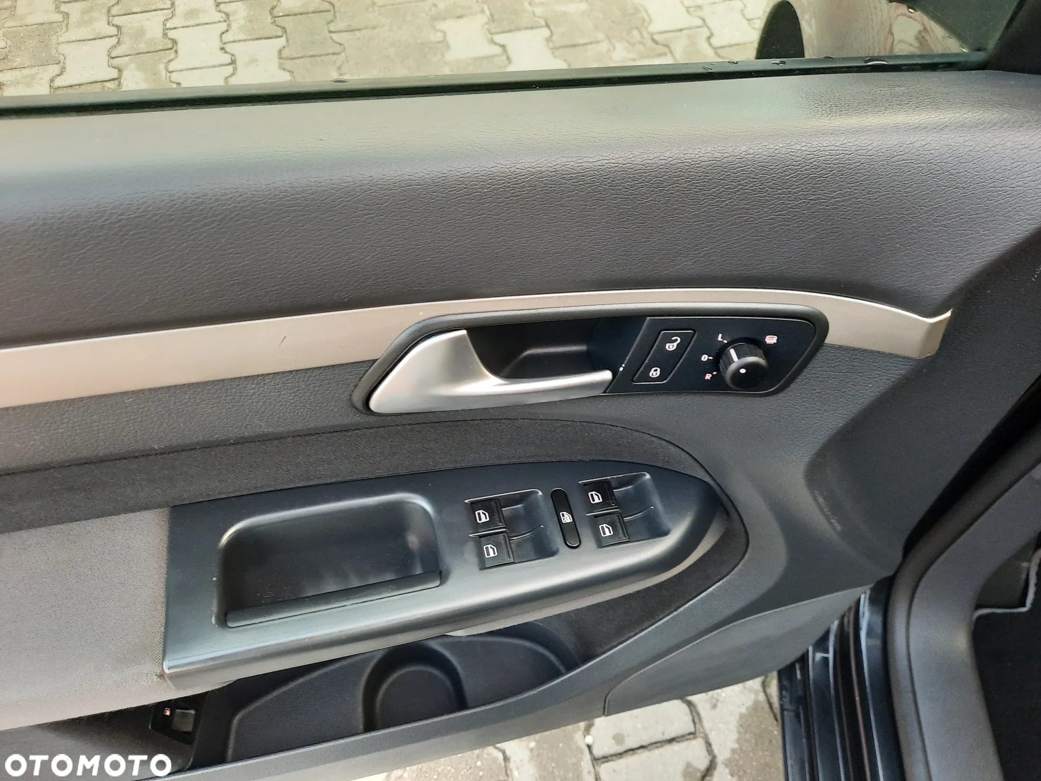 Volkswagen Touran 1.9 TDI Conceptline - 15
