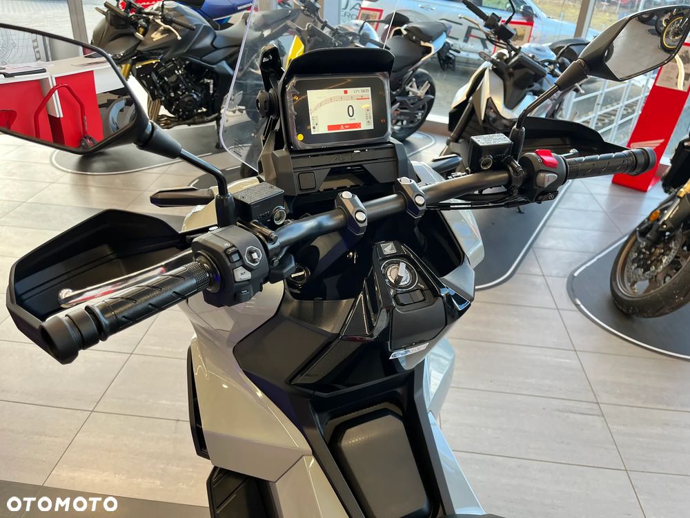 Honda ADV350 - 10