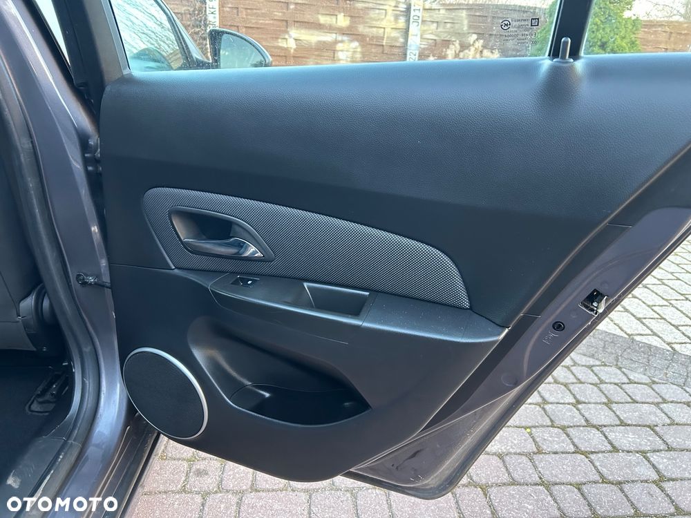 Chevrolet Cruze 1.8 LTZ - 30