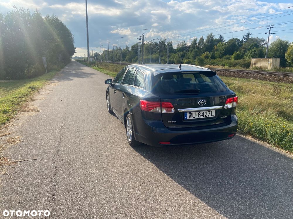 Toyota Avensis 2.0 D-4D Active - 5