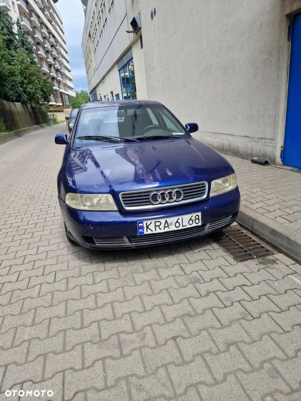 Audi A4 Limousine - 4