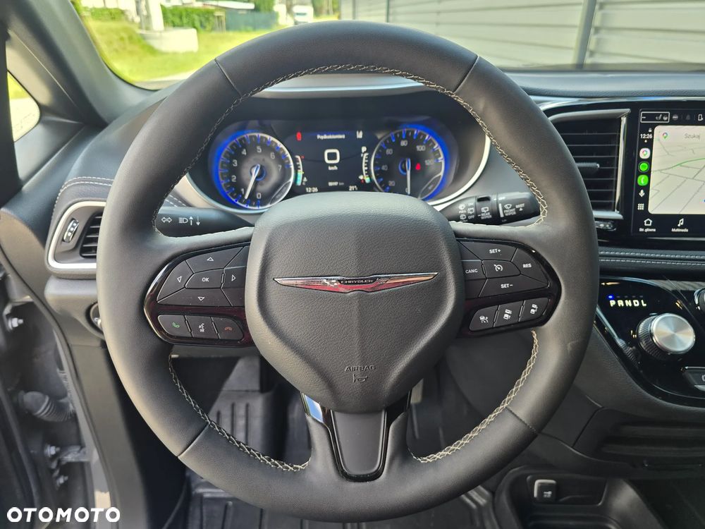 Chrysler Pacifica - 24