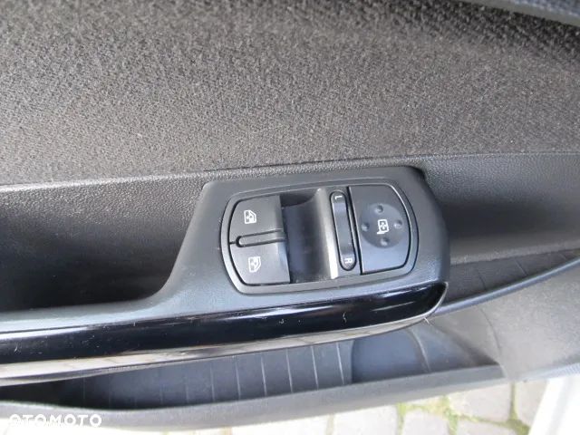 Opel Corsa 1.4 16V Active - 15