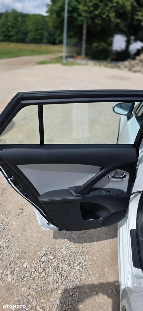 Toyota Avensis 2.0 Premium MS - 16