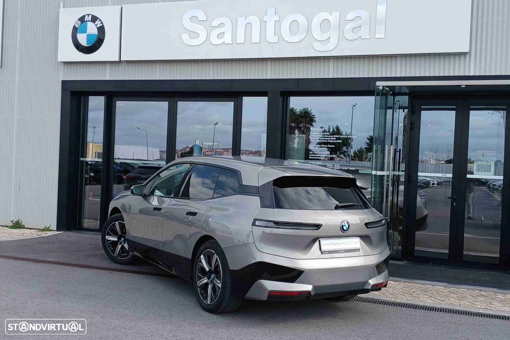 BMW iX xDrive 40 Pack Desportivo - 2