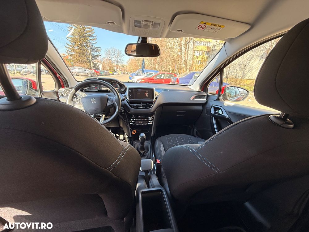 Peugeot 2008 PureTech 82 Signature - 5