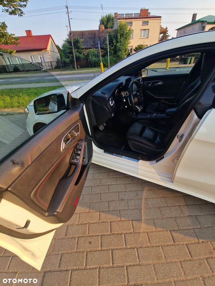 Mercedes-Benz CLA 220 d 7G-DCT AMG Line - 19