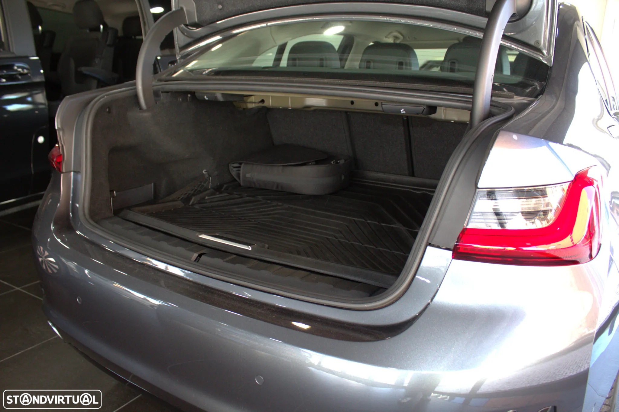 BMW 330 e Auto - 22