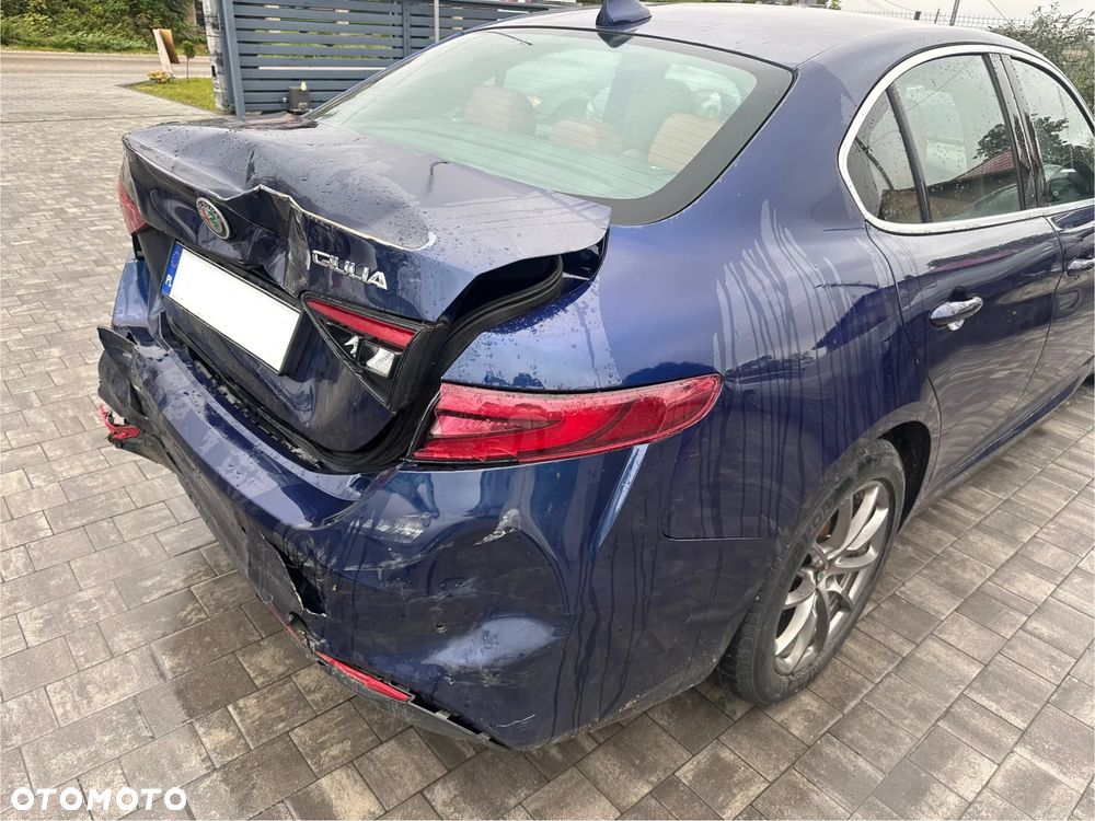 Alfa Romeo Giulia 2.2 D Turbo - 10