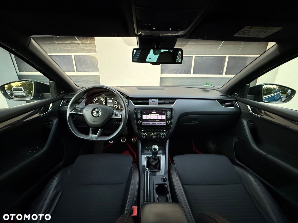 Skoda Octavia Combi 2.0 TDI RS - 13
