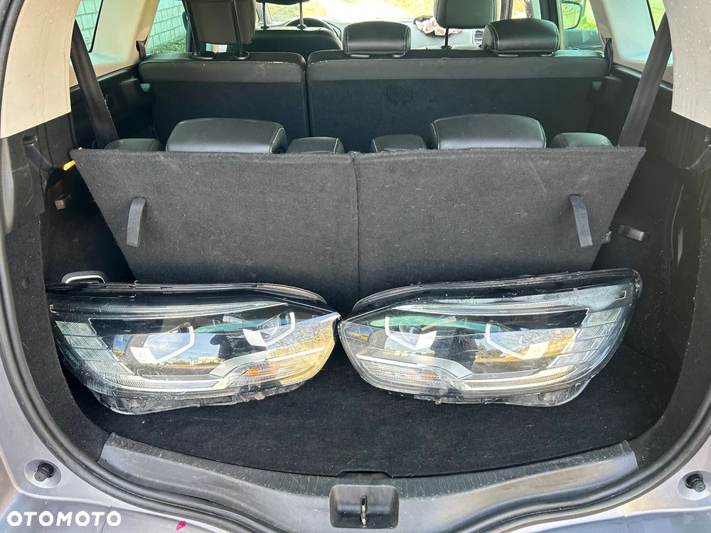 Renault Scenic - 28