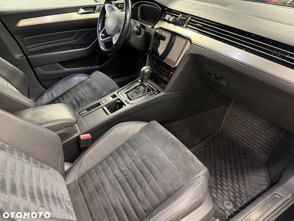 Volkswagen Passat 2.0 TSI Elegance DSG - 21