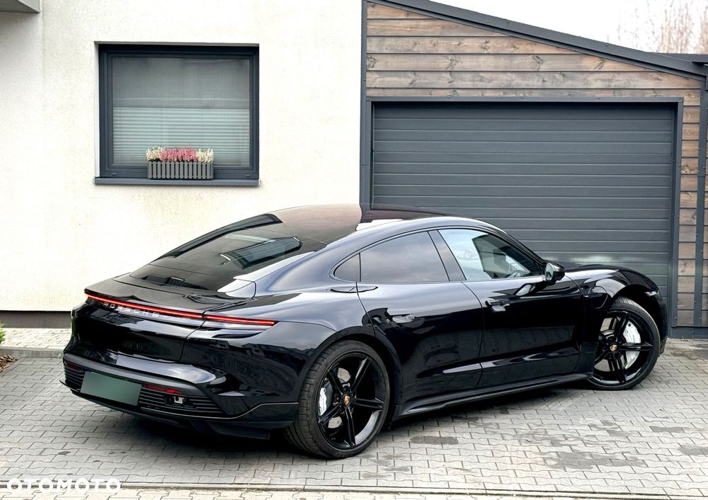 Porsche Taycan - 12