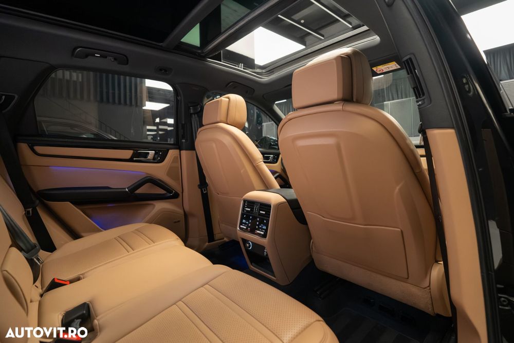 Porsche Cayenne - 37