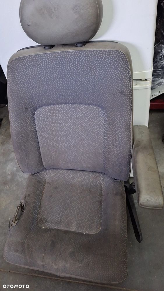 FOTEL PRAWY PRZÓD -MASTER, MOVANO 1998-2010 ROK - 1