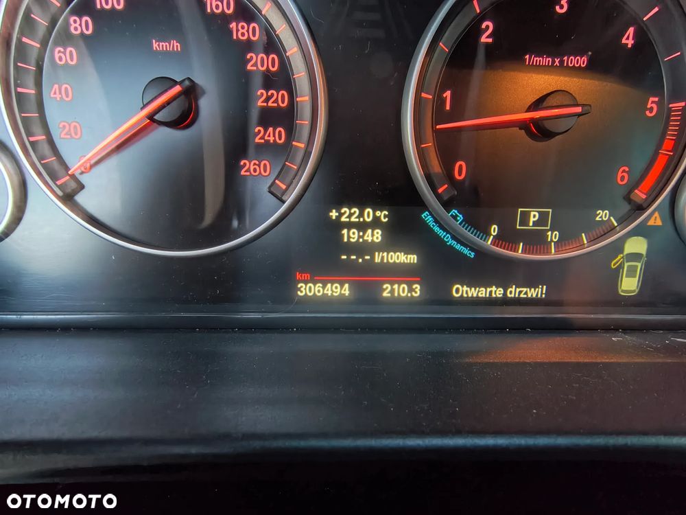 BMW Seria 5 530d xDrive - 15