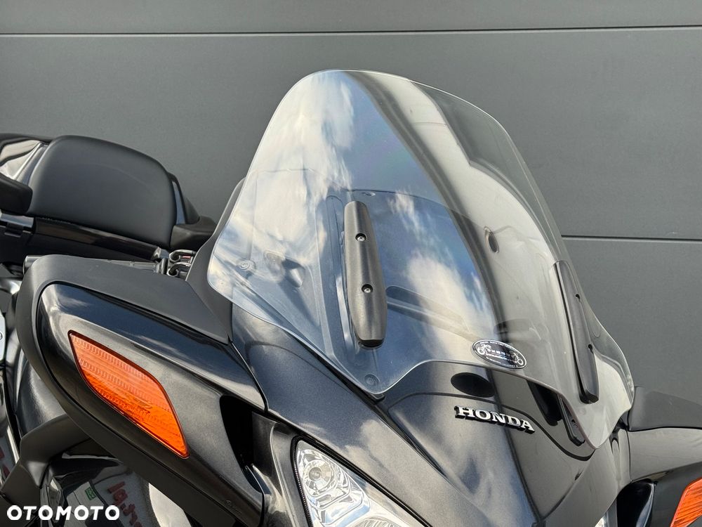 Honda ST - 24