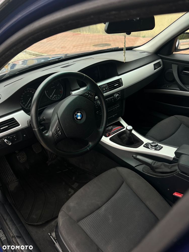 BMW Seria 3 318d Touring - 7