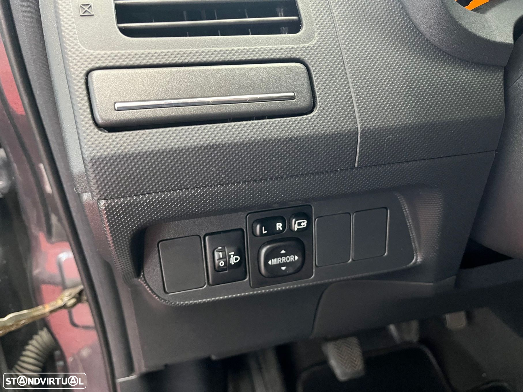 Toyota Auris 1.4 D-4D Exclusive - 17