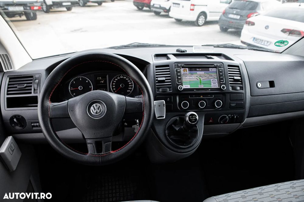 Volkswagen Caravelle - 11