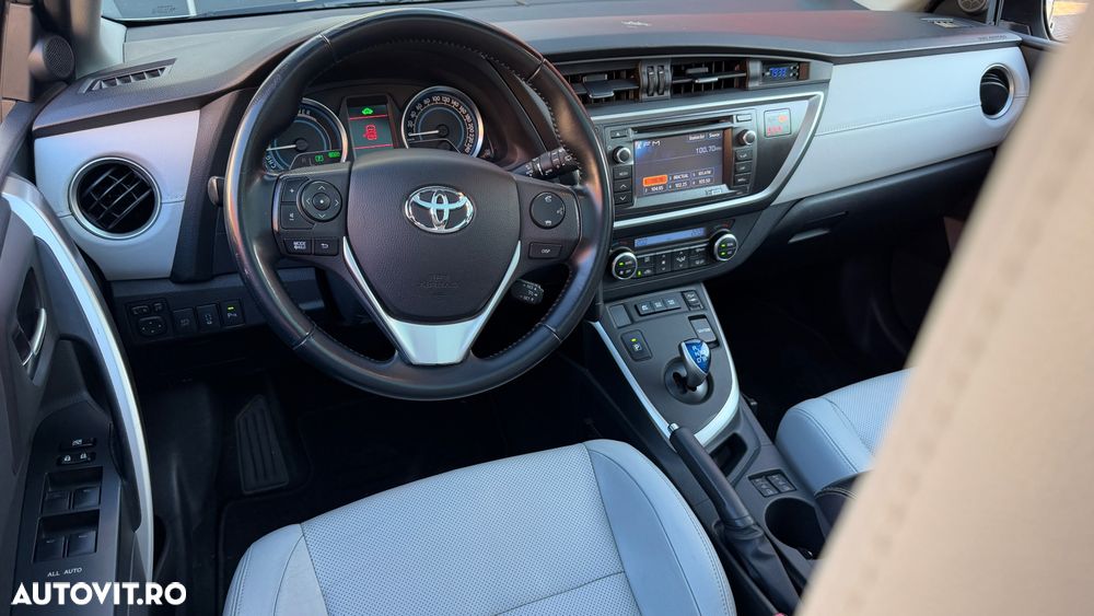 Toyota Auris - 4