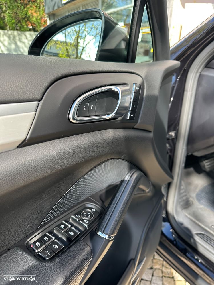 Porsche Cayenne Platinum Edition - 13