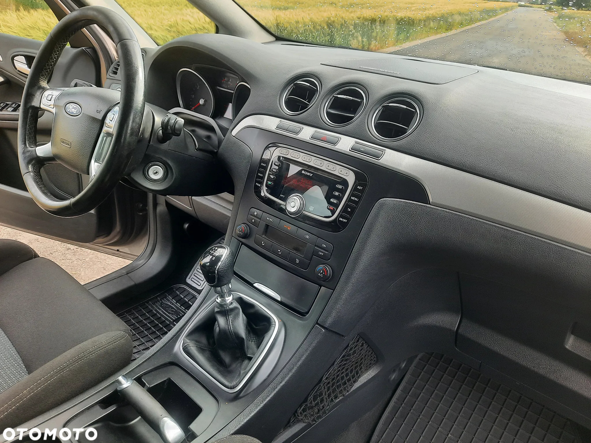 Ford S-Max - 12