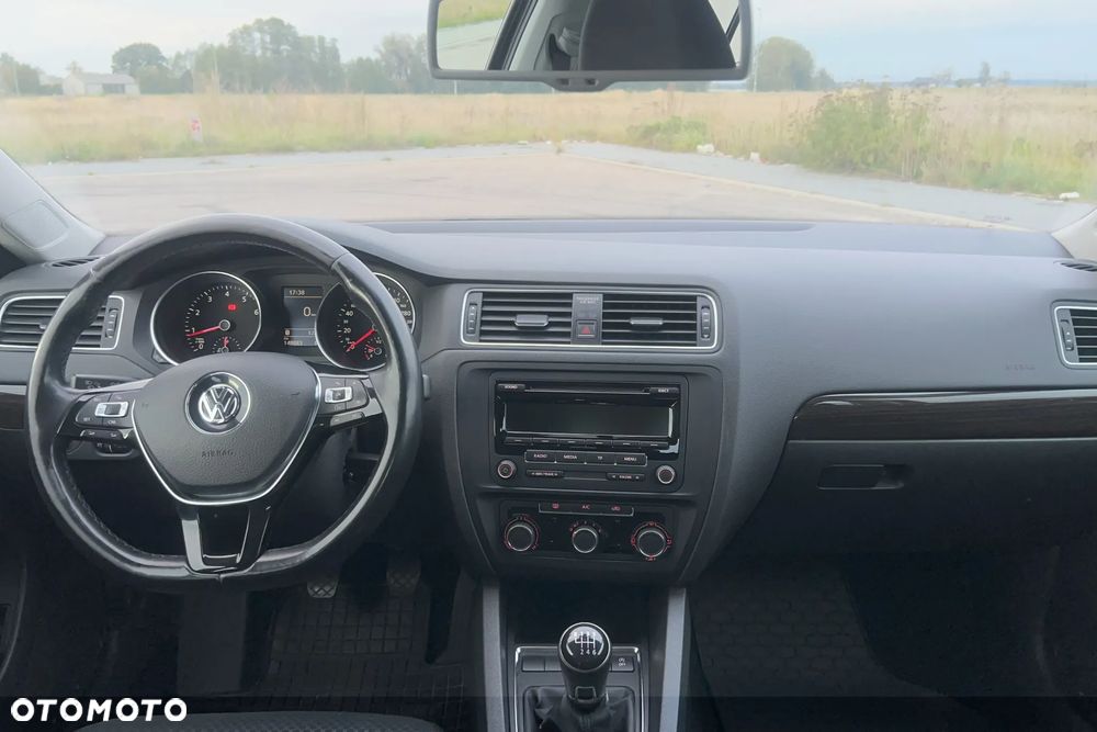 Volkswagen Jetta 1.4 TSI BMT Comfortline - 16