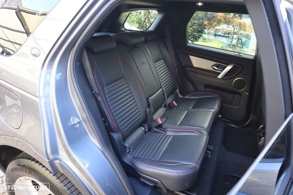 Land Rover Discovery Sport P300e Dynamic HSE - 32