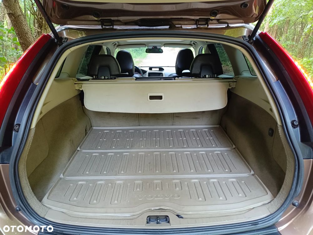 Volvo XC 60 DRIVe R Design - 37