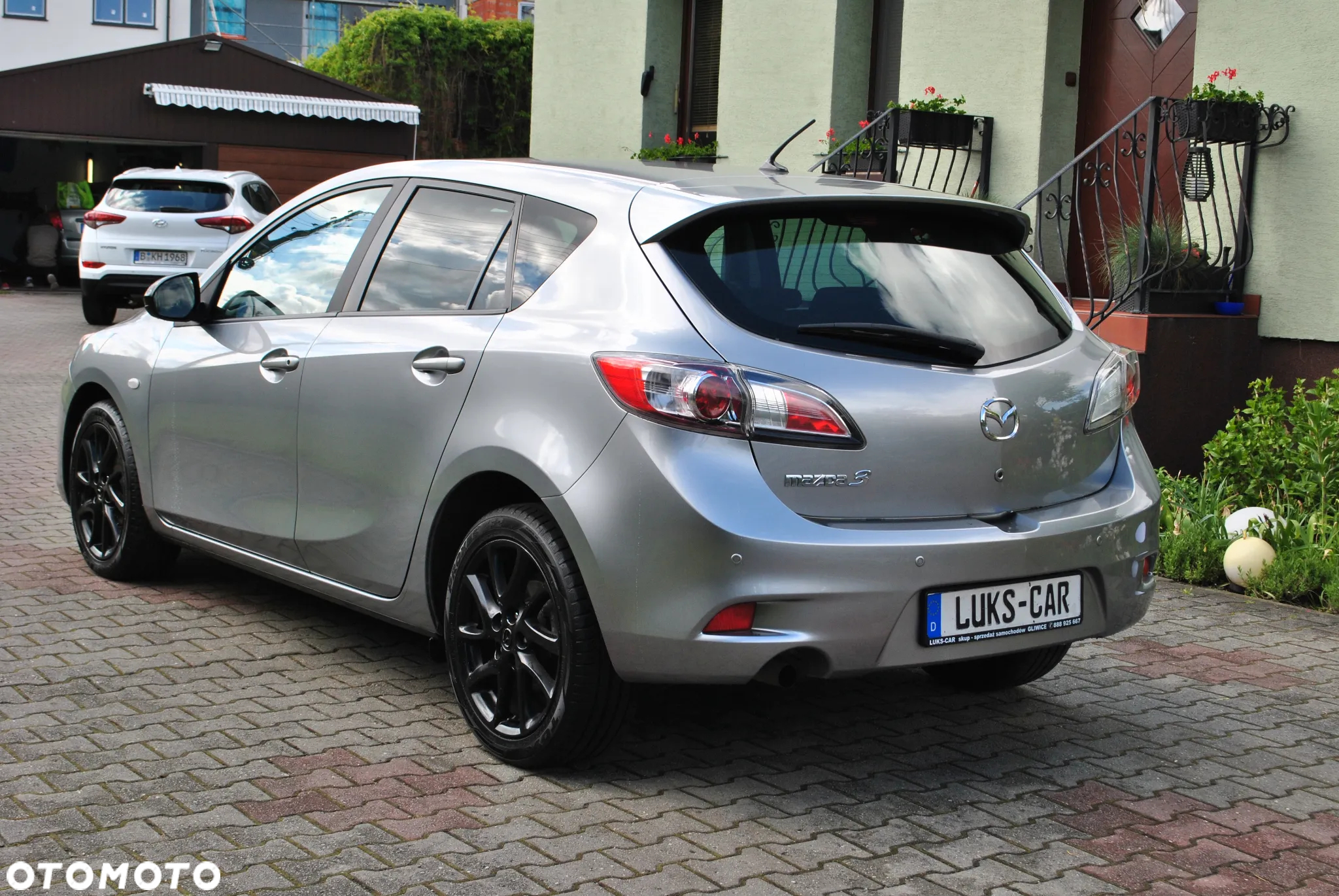 Mazda 3 1.6 Exclusive + - 4