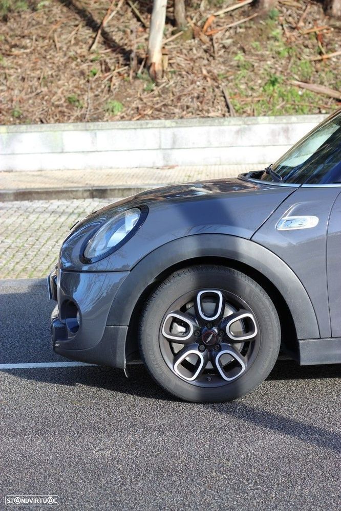 MINI 5 Portas Cooper SD Auto Desportiva - 3