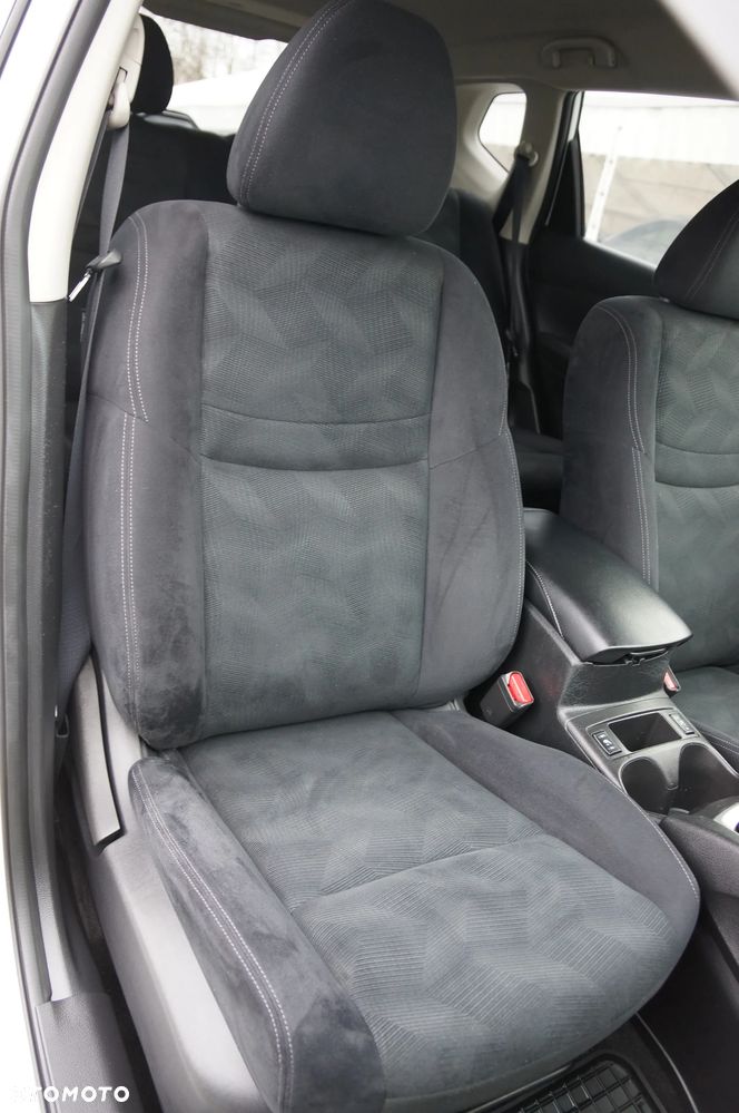 Nissan X-Trail 1.6 DCi Xtronic Acenta - 27