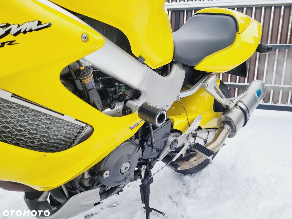 Honda VTR - 25