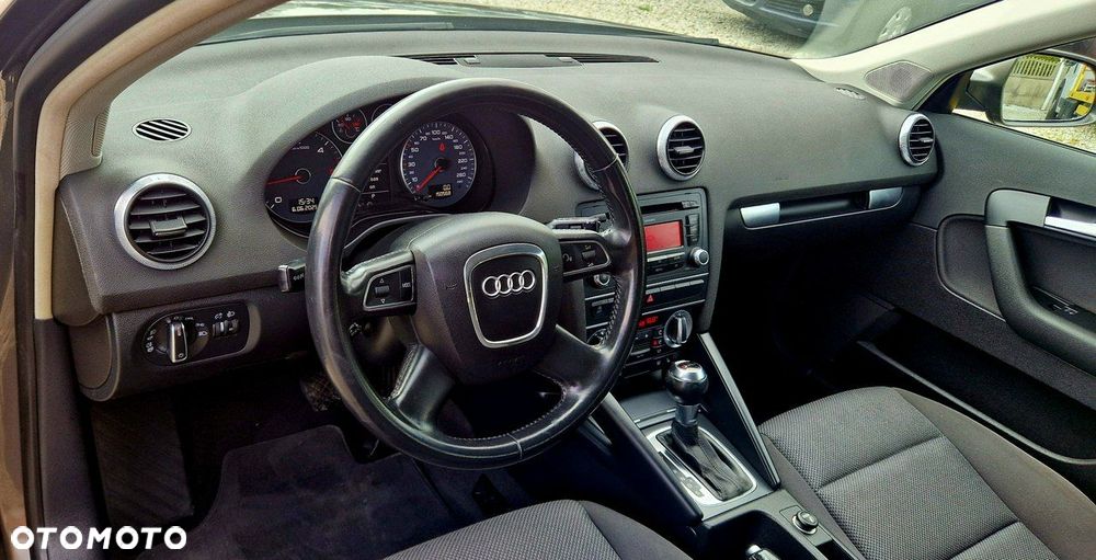 Audi A3 Sportback 1.6 TDI S tronic Attraction - 17